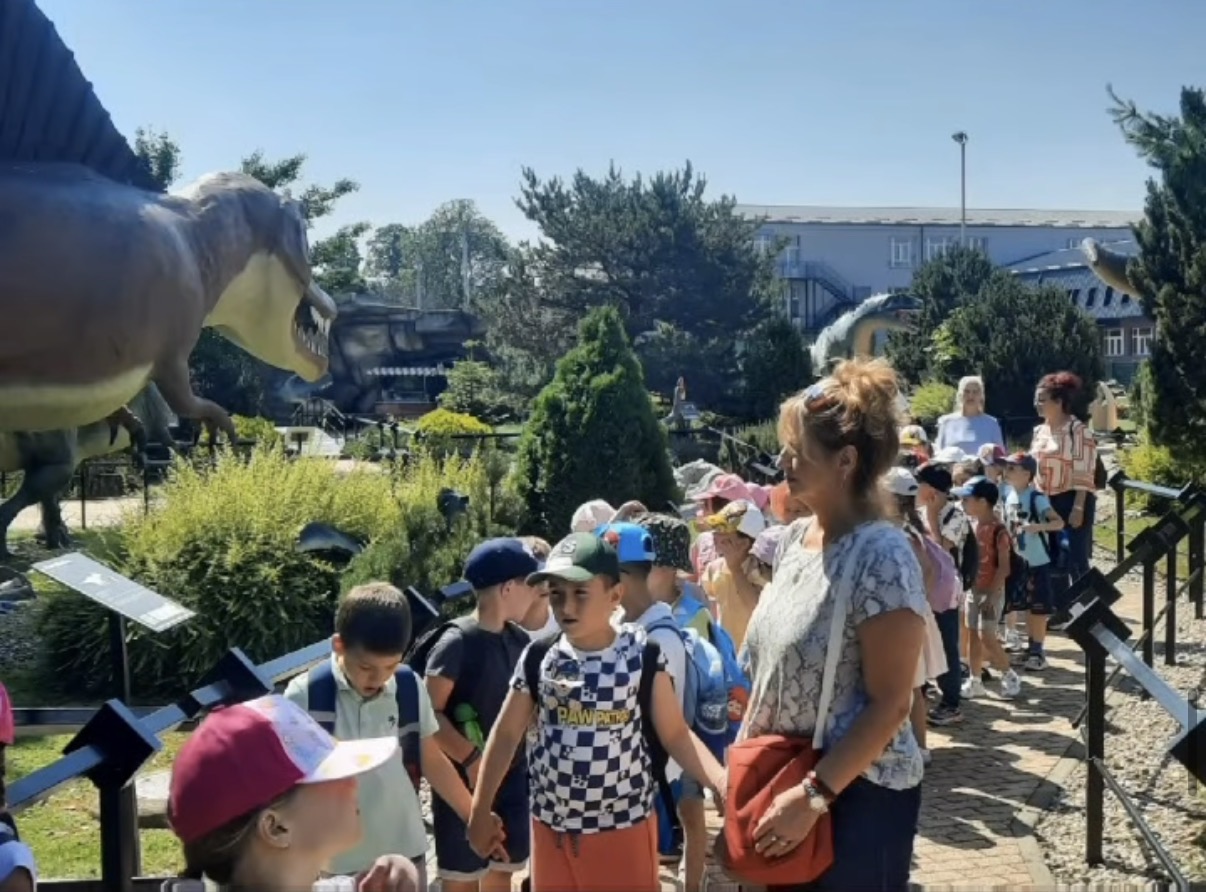 🦖 У свету диносауруса – незаборавна авантура наших предшколаца из Лозовика